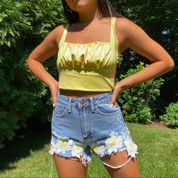 Forever 21 Pants - Daisy High Waisted Shorts
